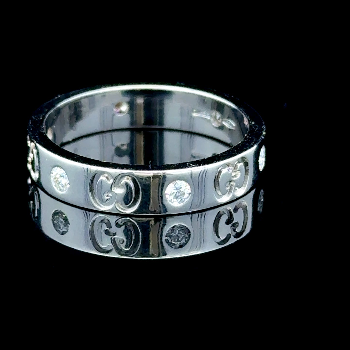 18K White Gold & Diamond Gucci Ring