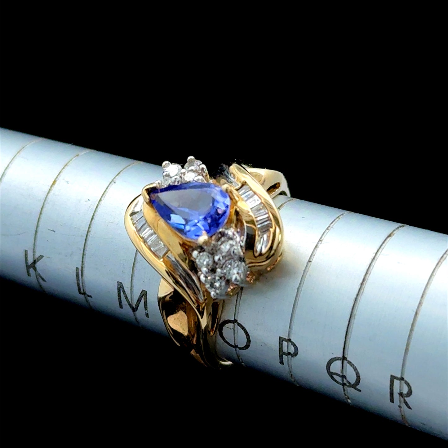 14K Yellow Gold Tanzanite & Diamond RIng