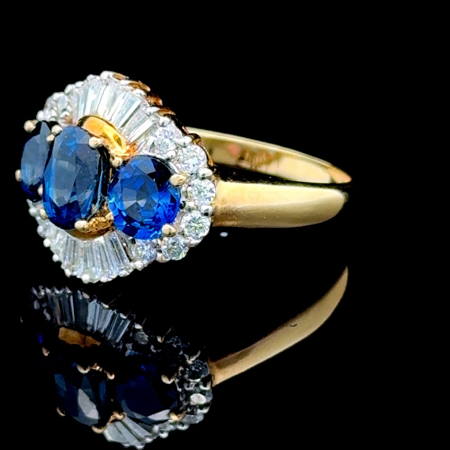 18K Yellow Gold Diamond & Sapphire Ring APPX S:3.0 CTS , D:1.0 CTS