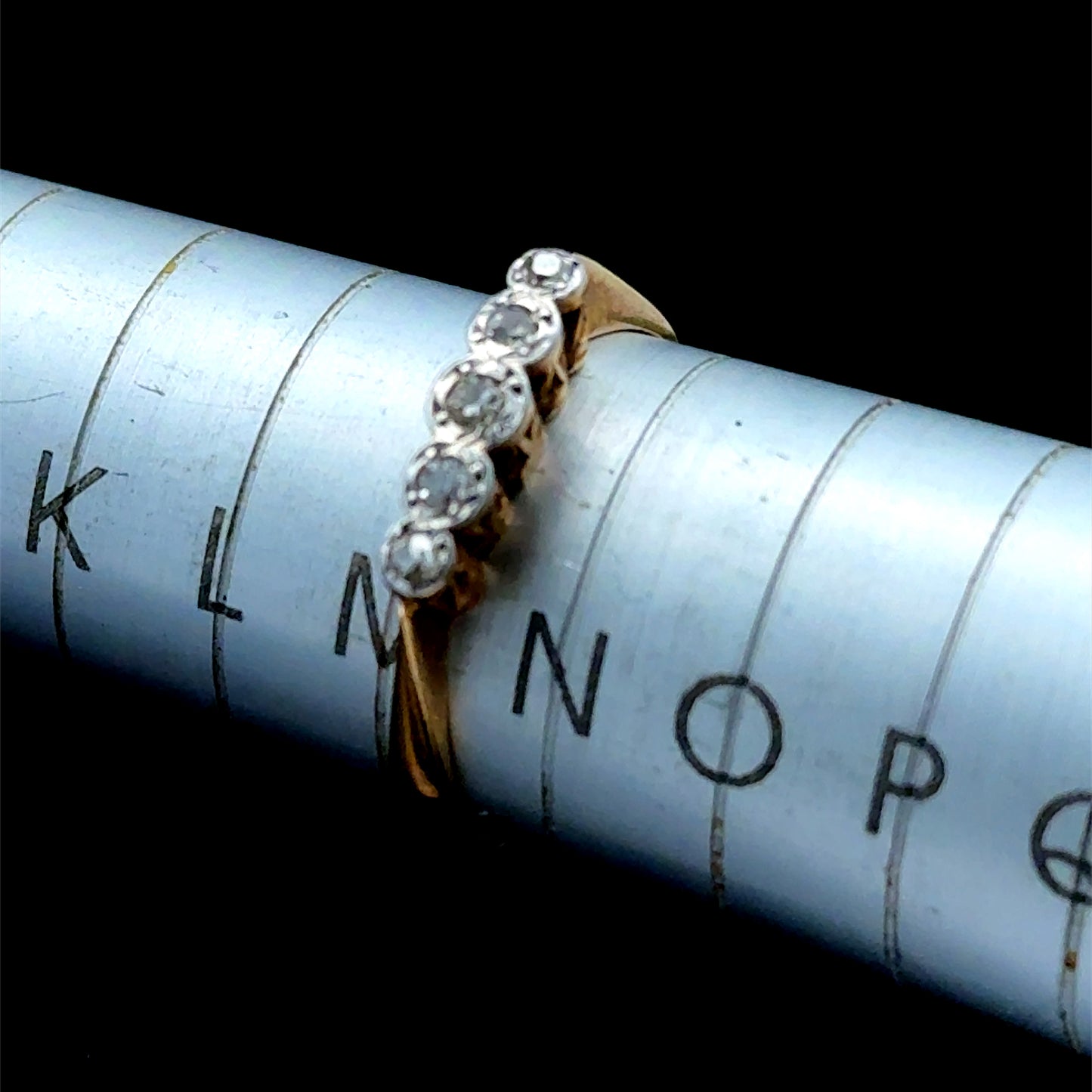 18K Yellow Gold 5 Stone Diamond Ring APPX 0.5 CTS