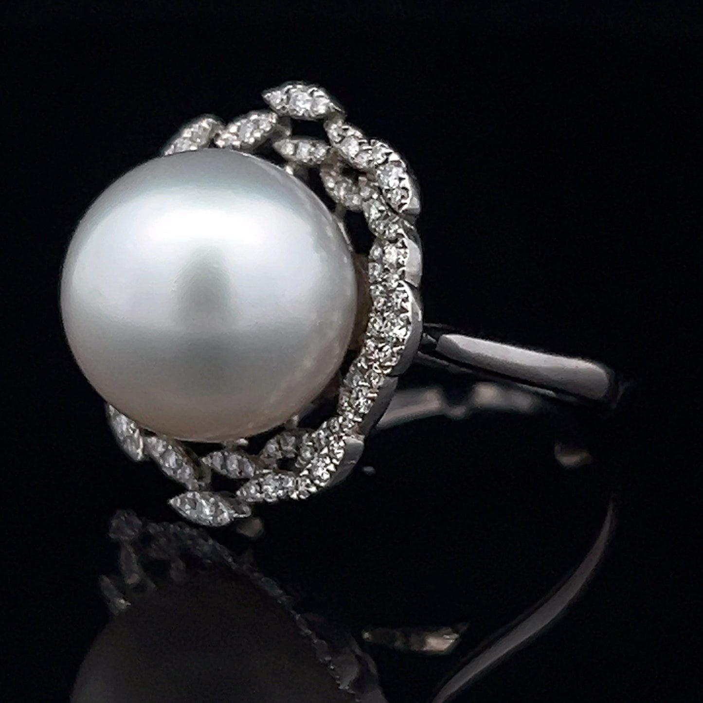 18K White Gold Large Pearl & Diamond Ring