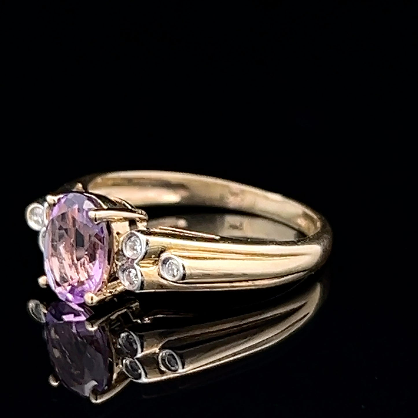9K Yellow Gold Oval Amethyst & Diamond Ring