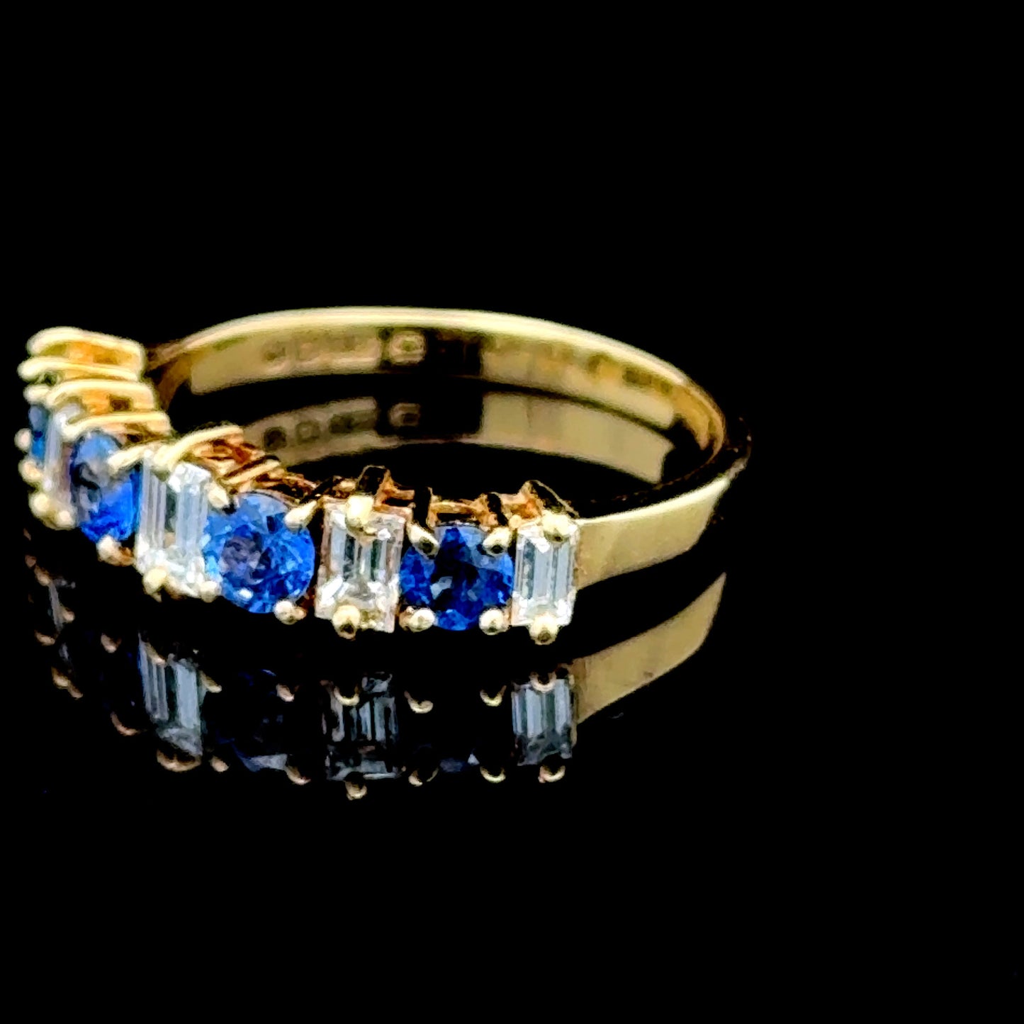 18K Yellow Gold Sapphire & Diamond Ring