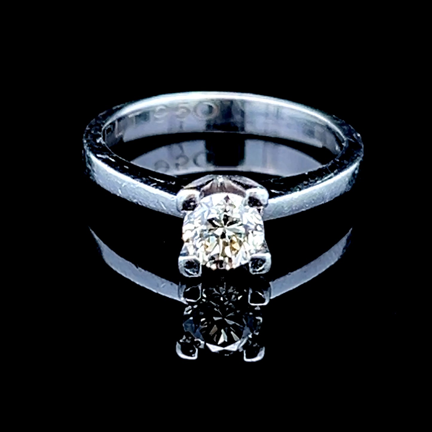 Platinum Round Cut Diamond Ring