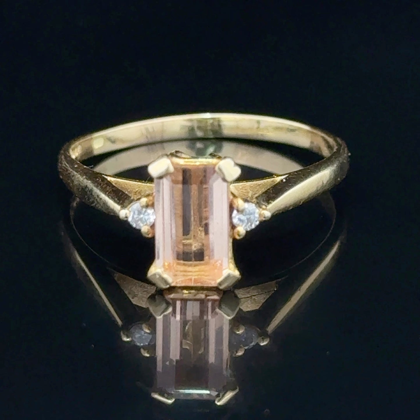 18K Yellow Gold Morganite & Diamond Ring