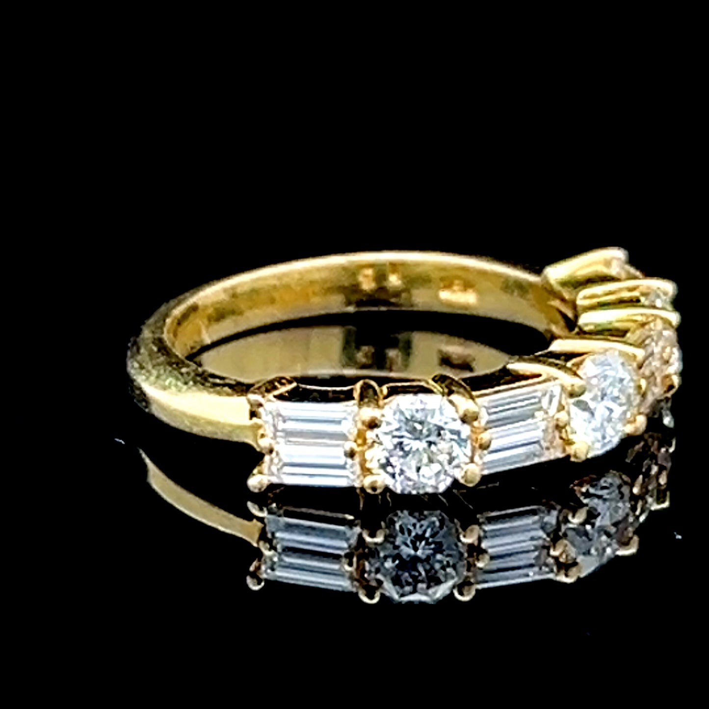 18K Yellow Gold Diamond & Baguette Diamond Ring