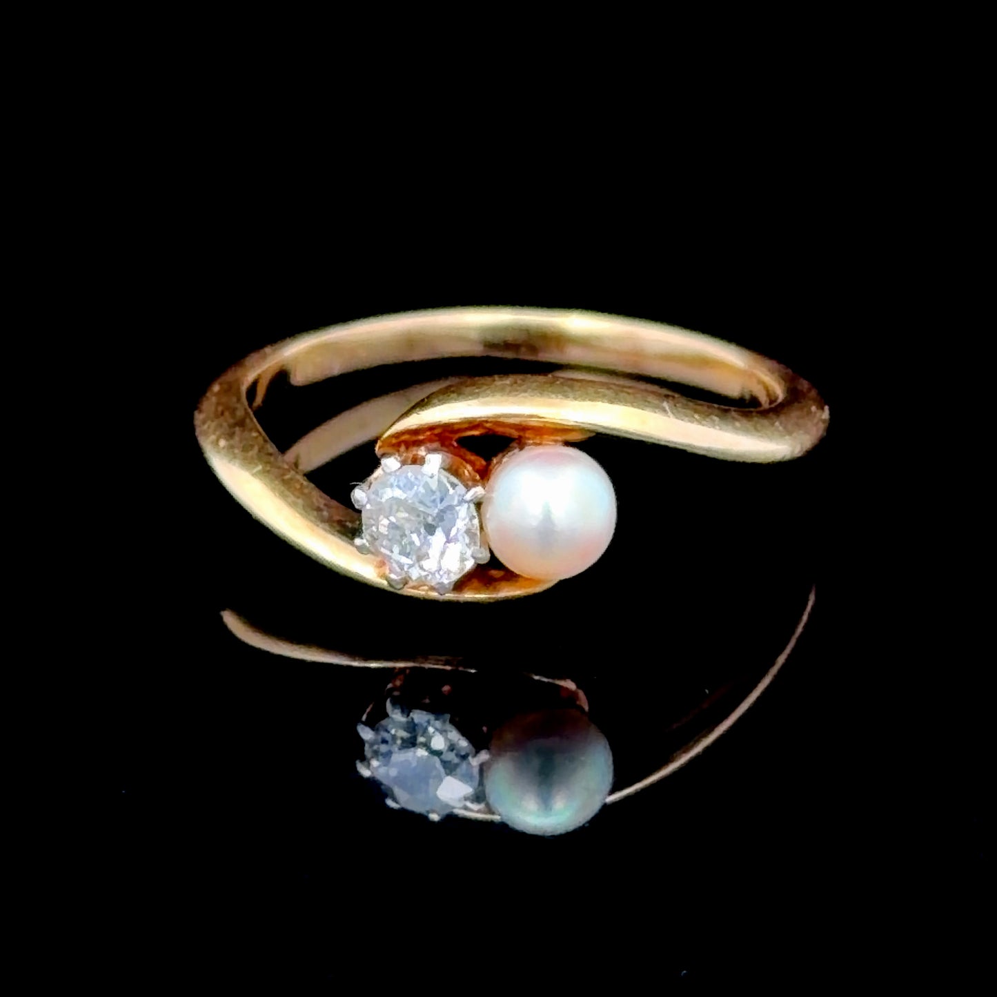 18K Yellow Gold Pearl & Diamond 2 Stone Ring
