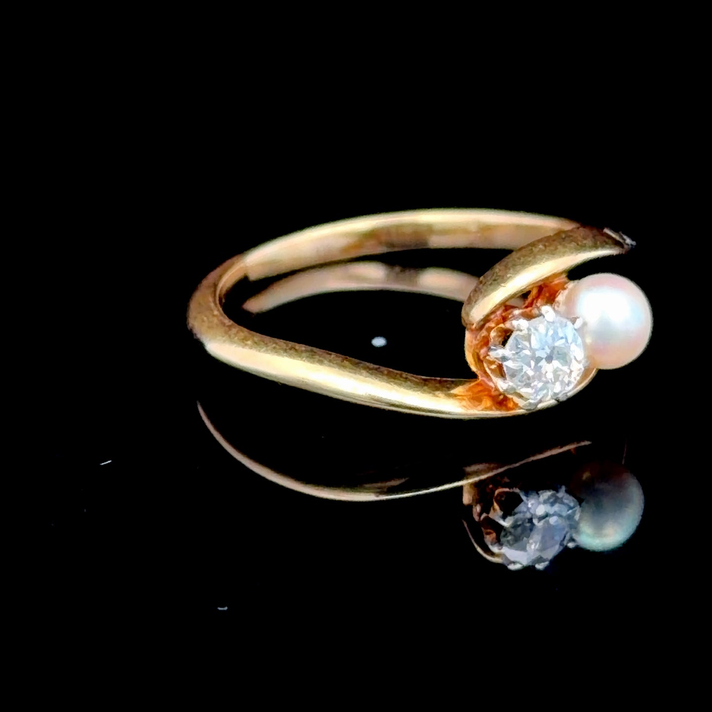 18K Yellow Gold Pearl & Diamond 2 Stone Ring