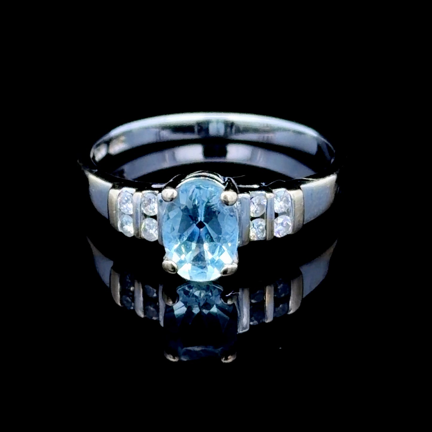 18K White Gold Aquamarine & Diamond Ring