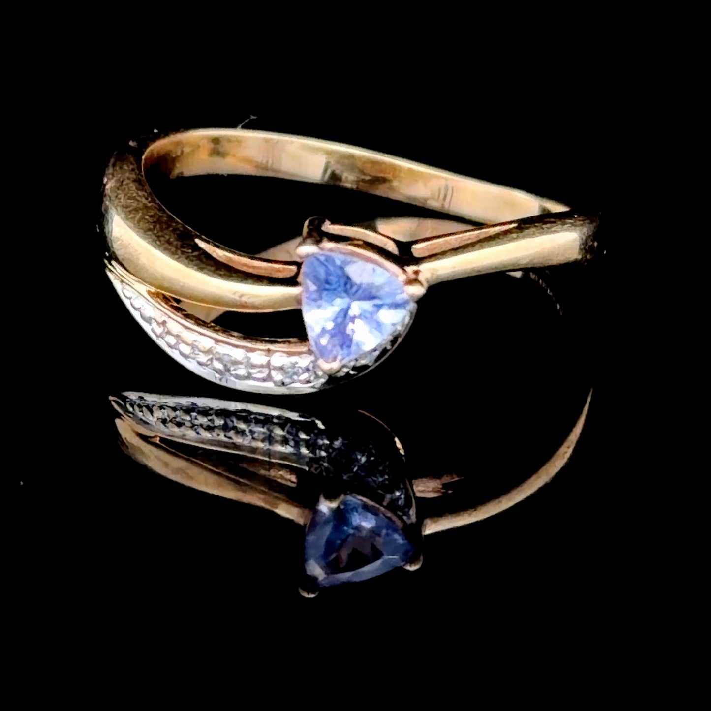 9K Yellow Gold Tanzanite & Diamond Crossover Ring