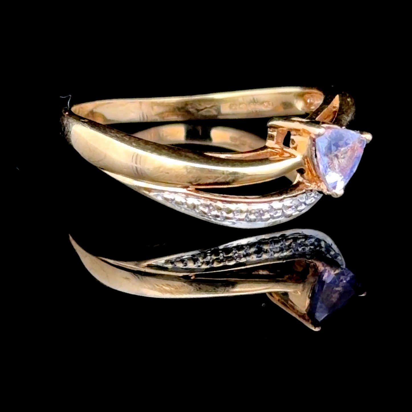 9K Yellow Gold Tanzanite & Diamond Crossover Ring