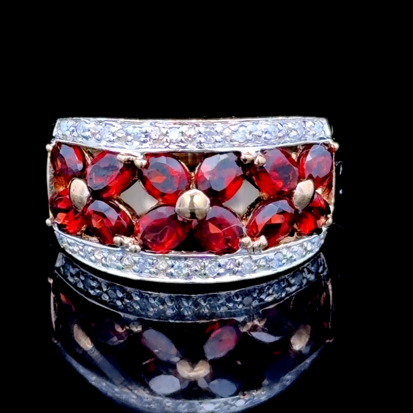 9K Yellow Gold Garnet & Diamond Ring