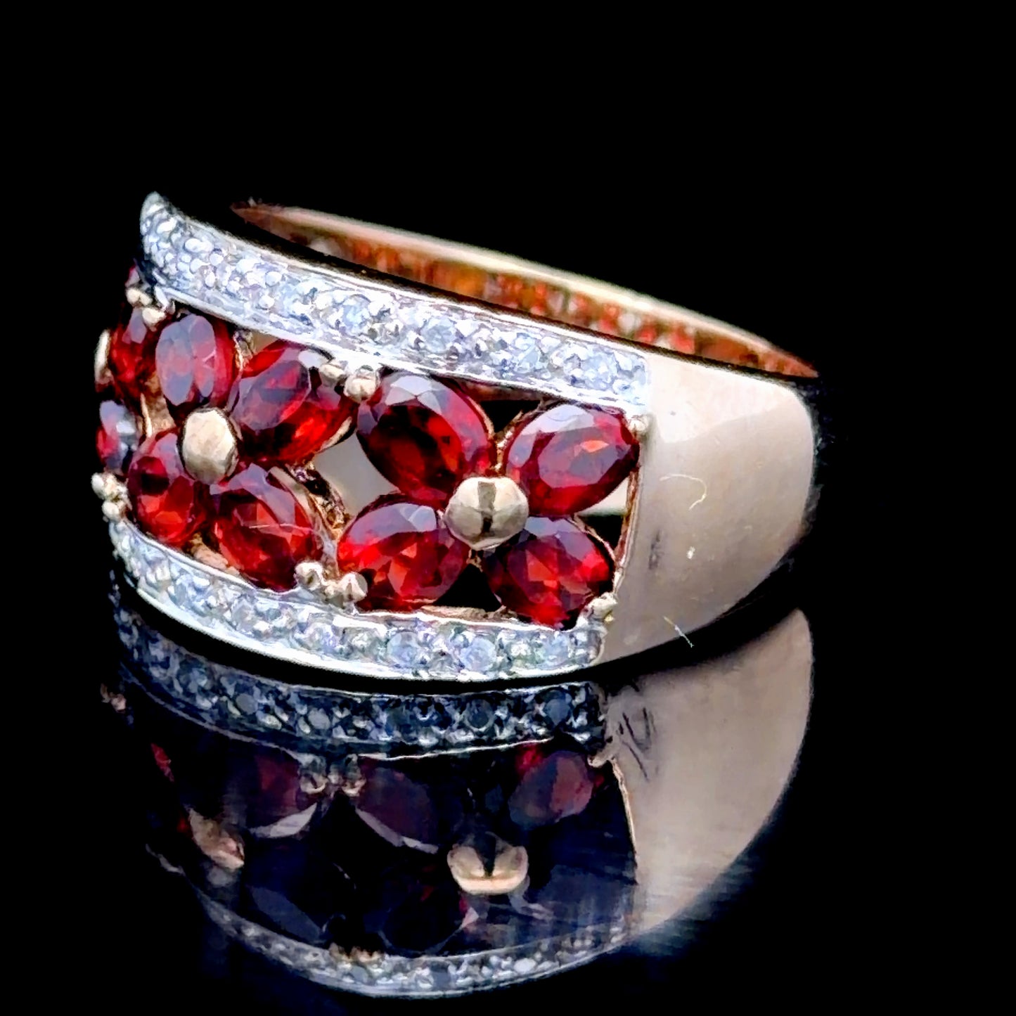 9K Yellow Gold Garnet & Diamond Ring