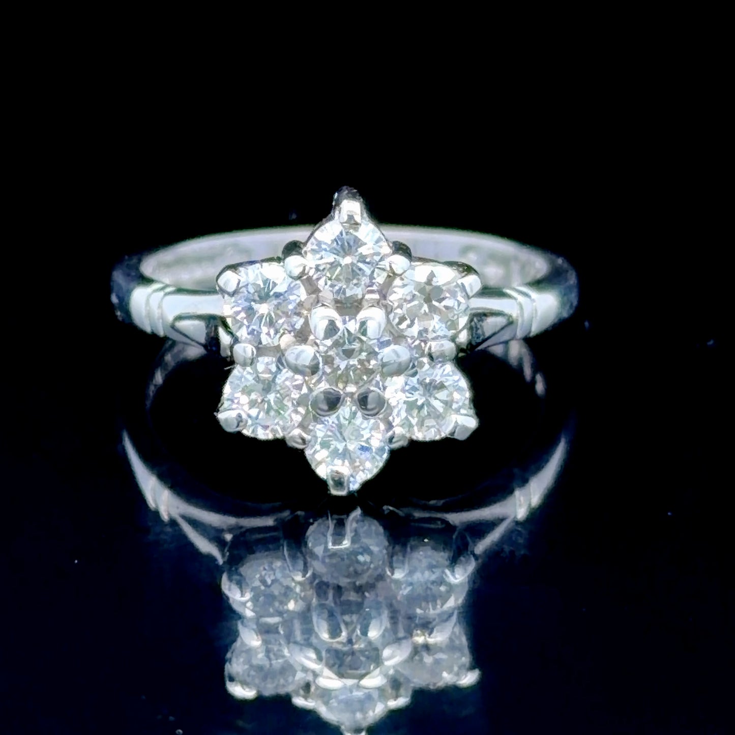 18K White Gold Diamond Daisy Cluster Ring APPX 1.0 CTS