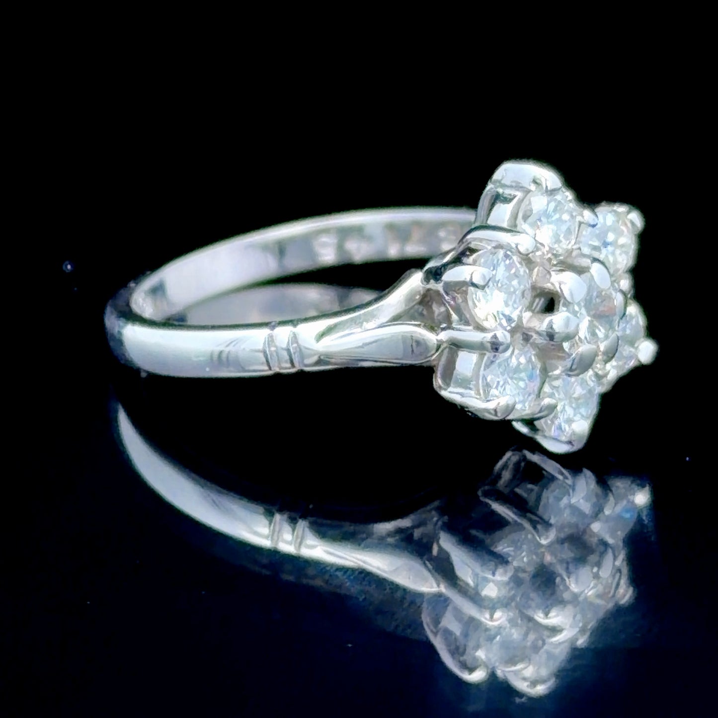 18K White Gold Diamond Daisy Cluster Ring APPX 1.0 CTS