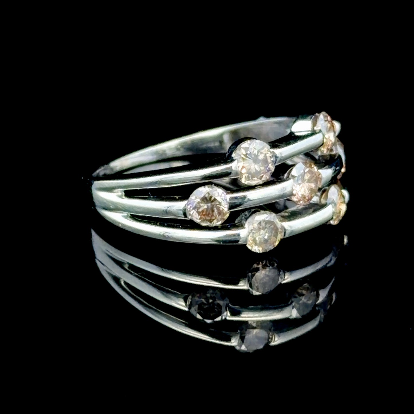 9K White Gold Bubbles Style Ring