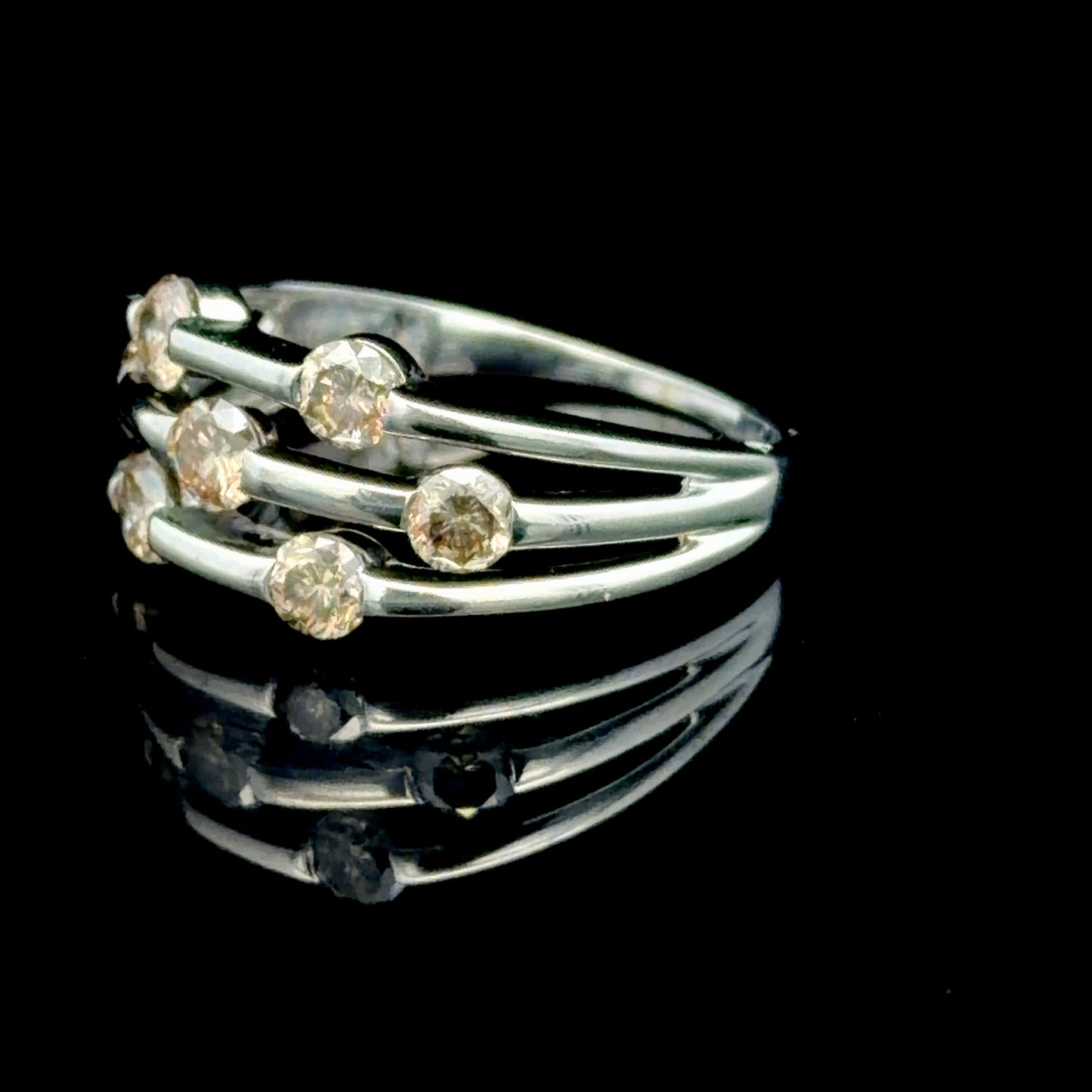 9K White Gold Bubbles Style Ring