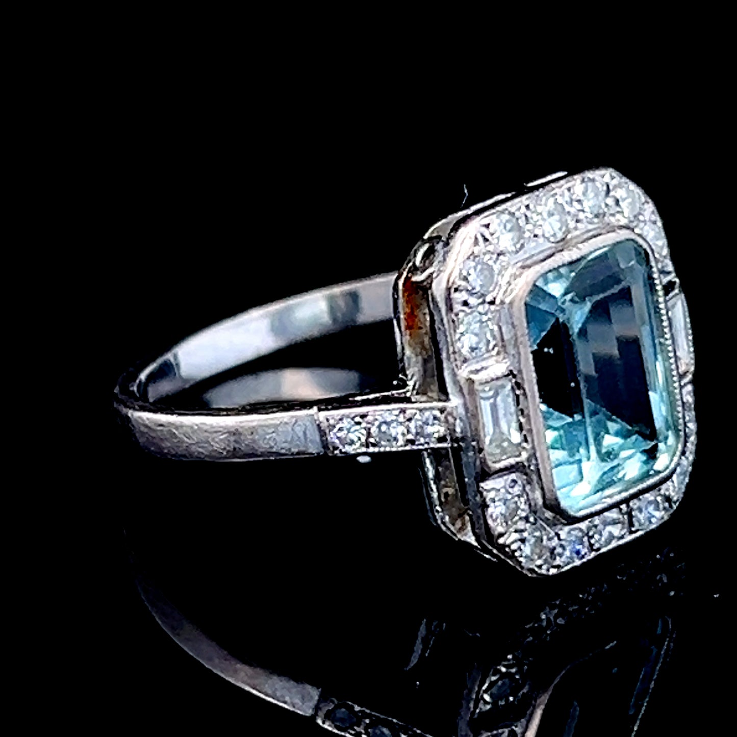 18K White Gold Aquamarine & Diamond Deco Ring