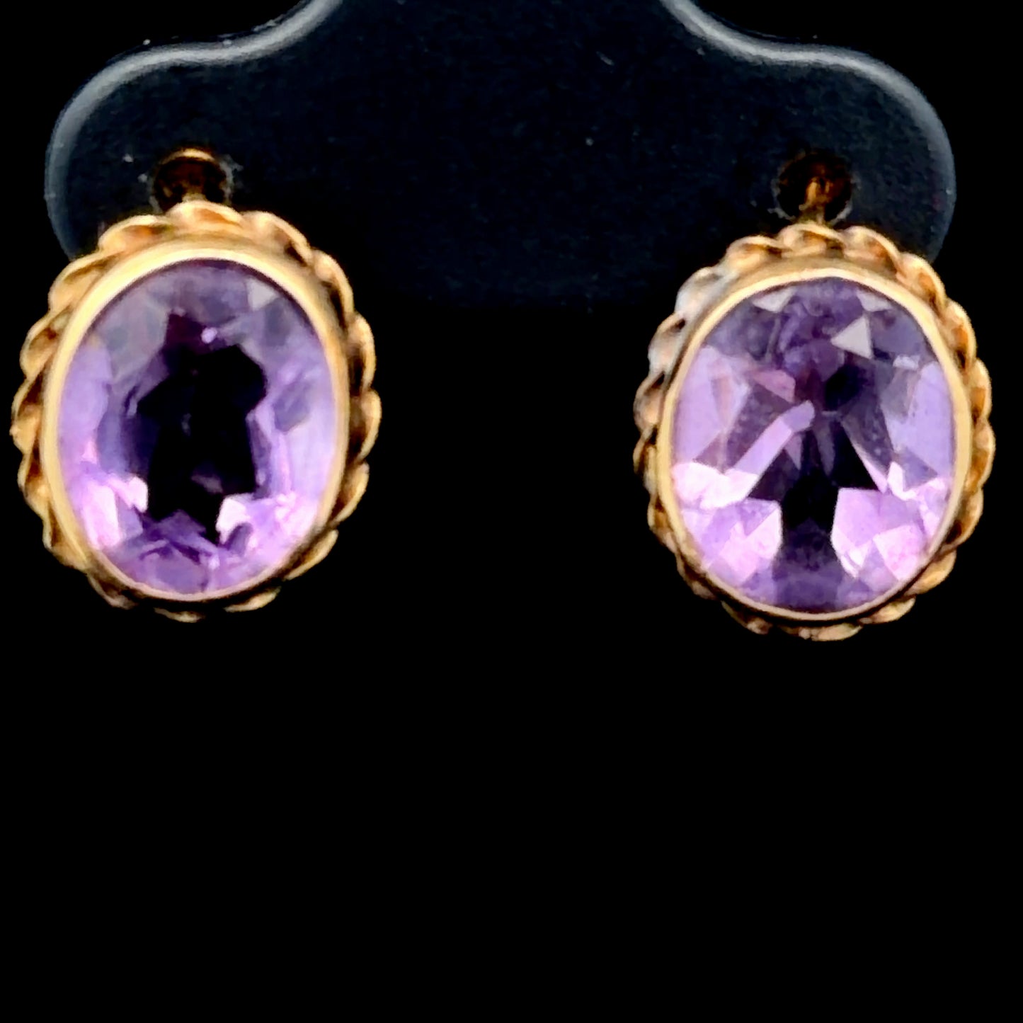 18K Yellow Gold Oval Amethyst Studs