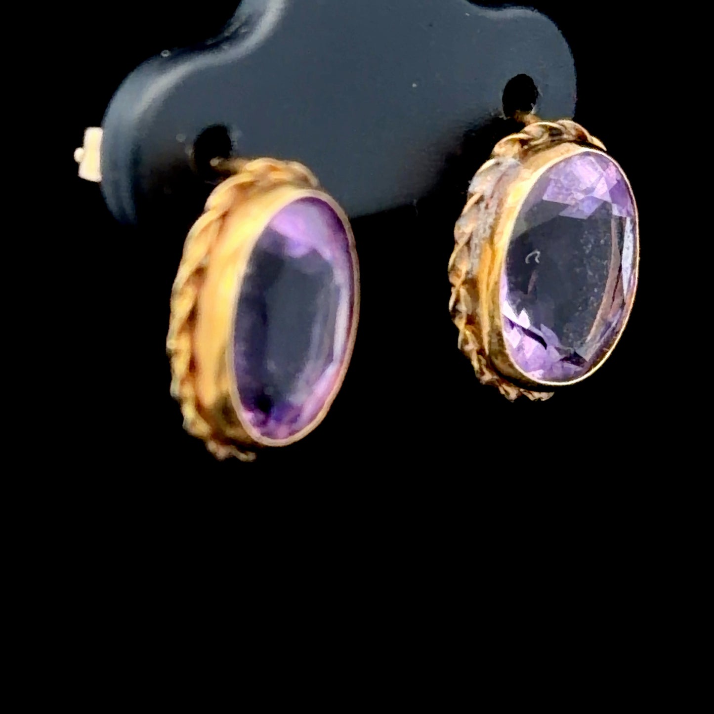18K Yellow Gold Oval Amethyst Studs