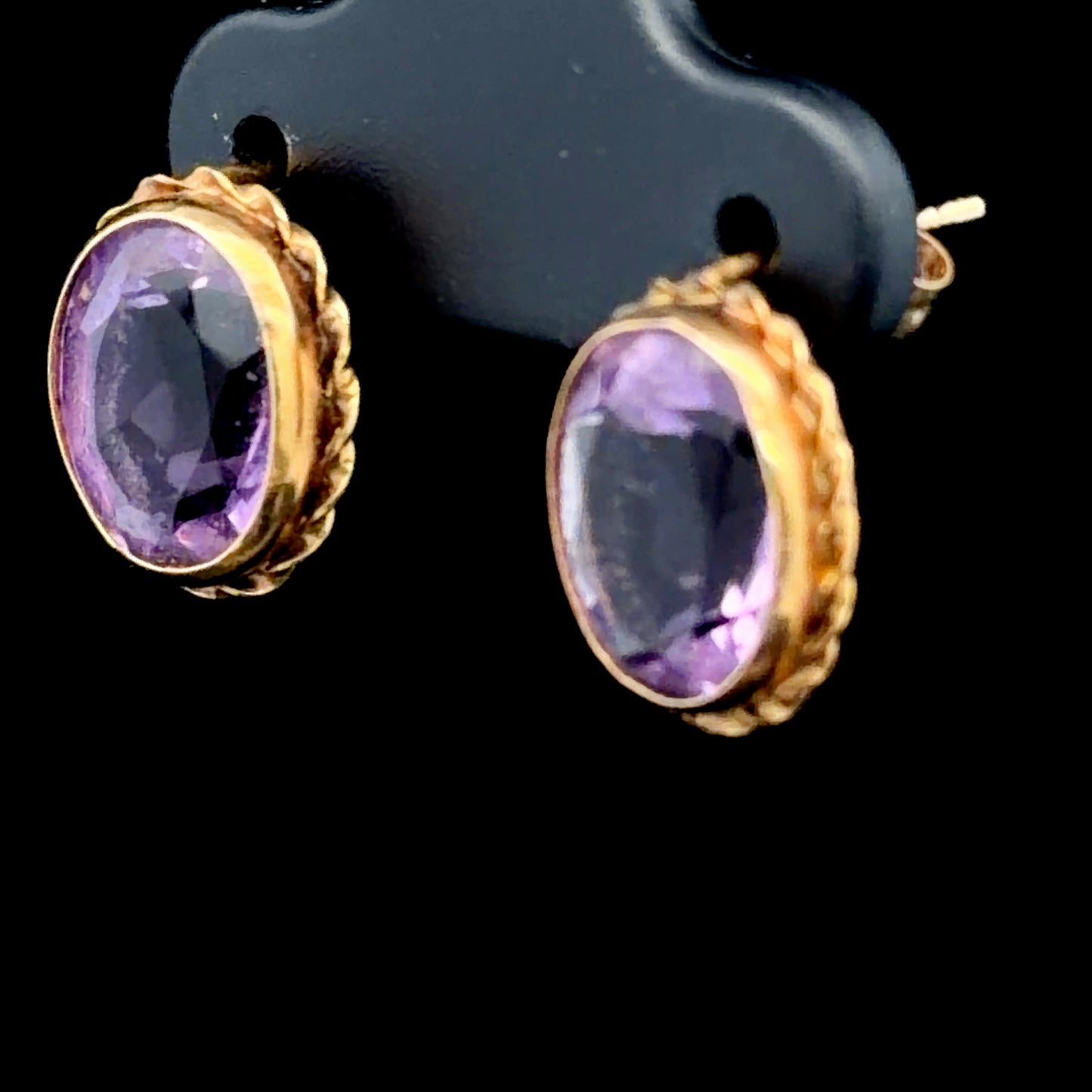 18K Yellow Gold Oval Amethyst Studs