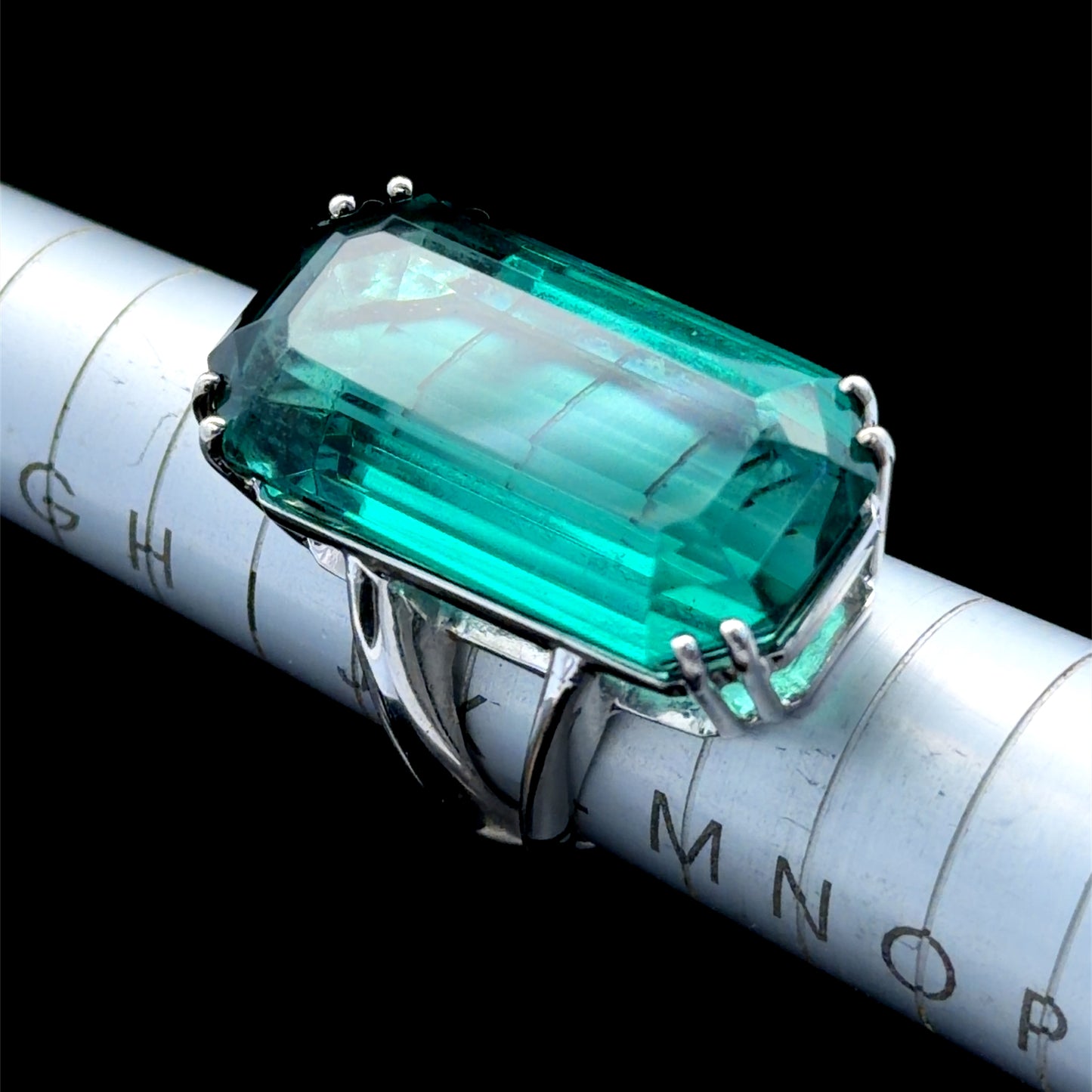18K White Gold Blue / Green Tourmaline Ring