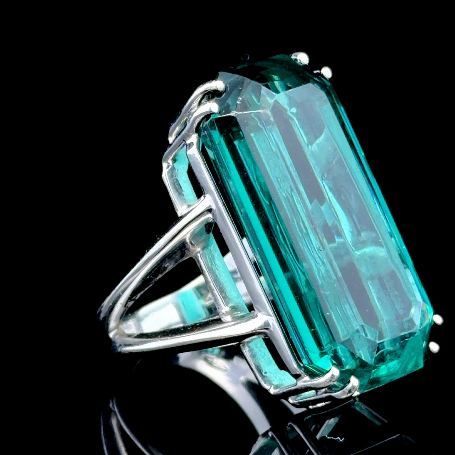 18K White Gold Blue / Green Tourmaline Ring