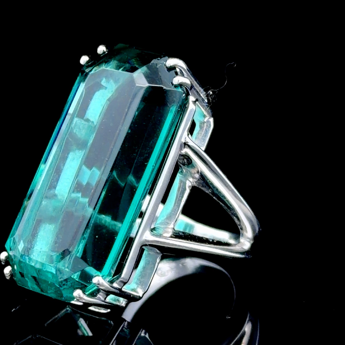 18K White Gold Blue / Green Tourmaline Ring