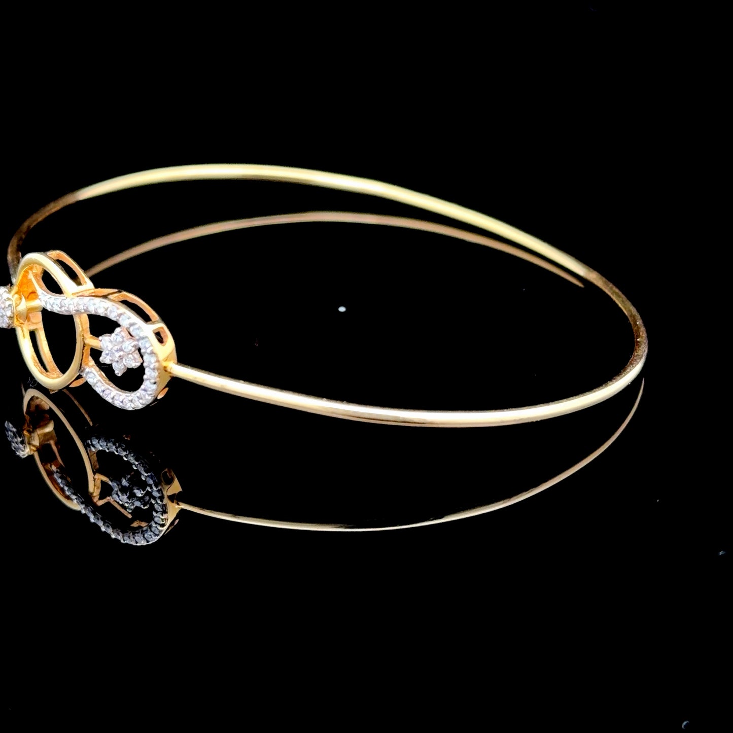 18K Yellow Gold Diamond Bangle