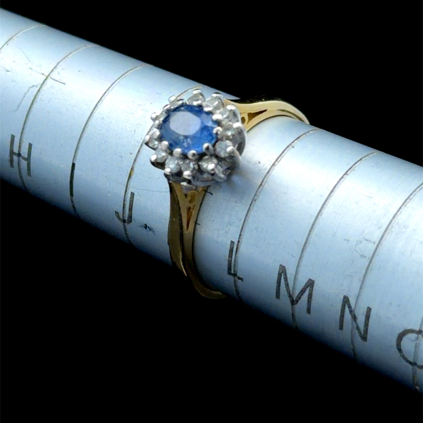 18K Yellow Gold Diamond Sapphire Cluster Ring