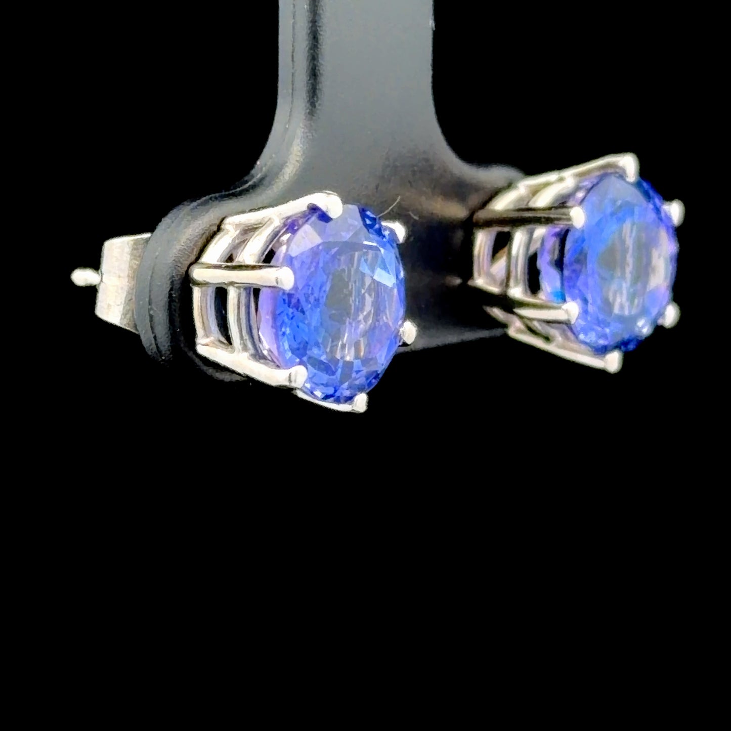 18K White Gold Tanzanite Studs