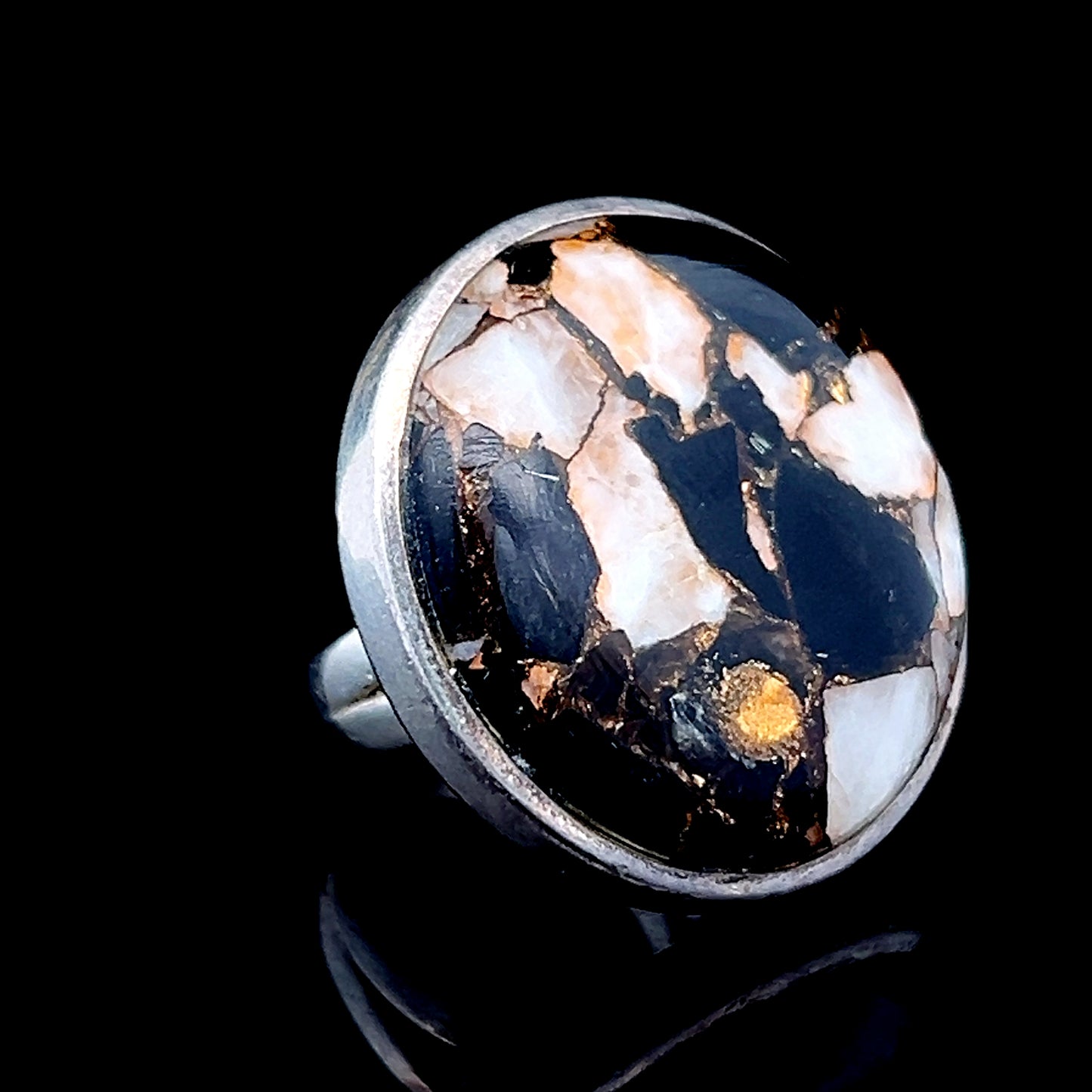 Silver Round Brown / White Ring
