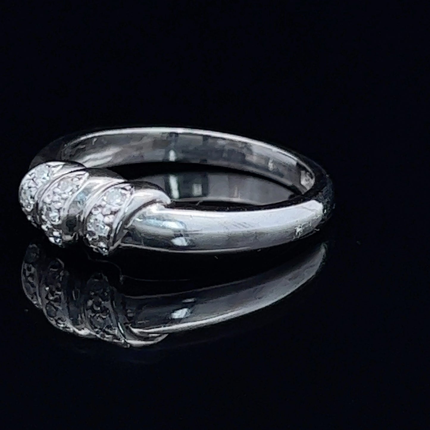 18K White Gold Diamond Ring