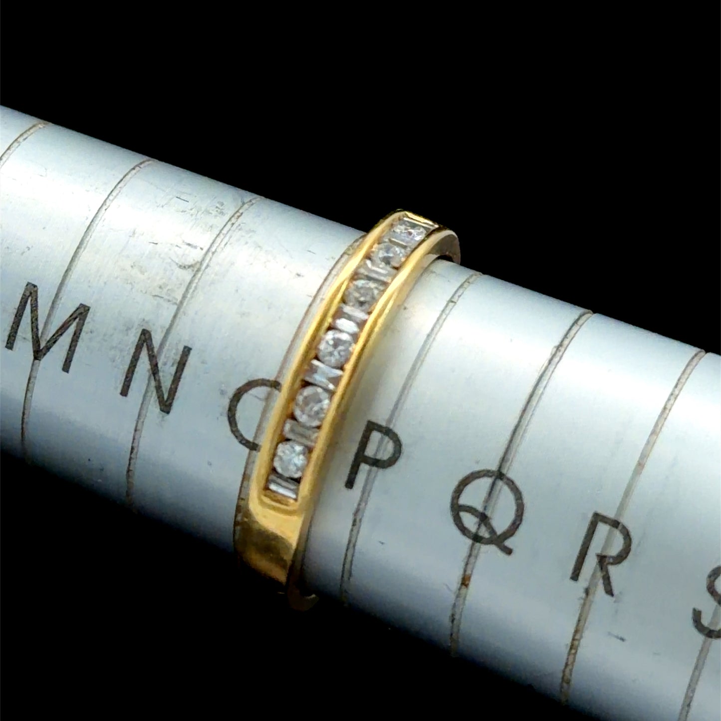 18K Yellow Gold Diamond Band