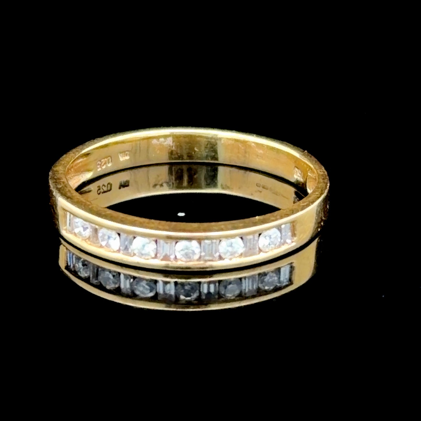 18K Yellow Gold Diamond Band