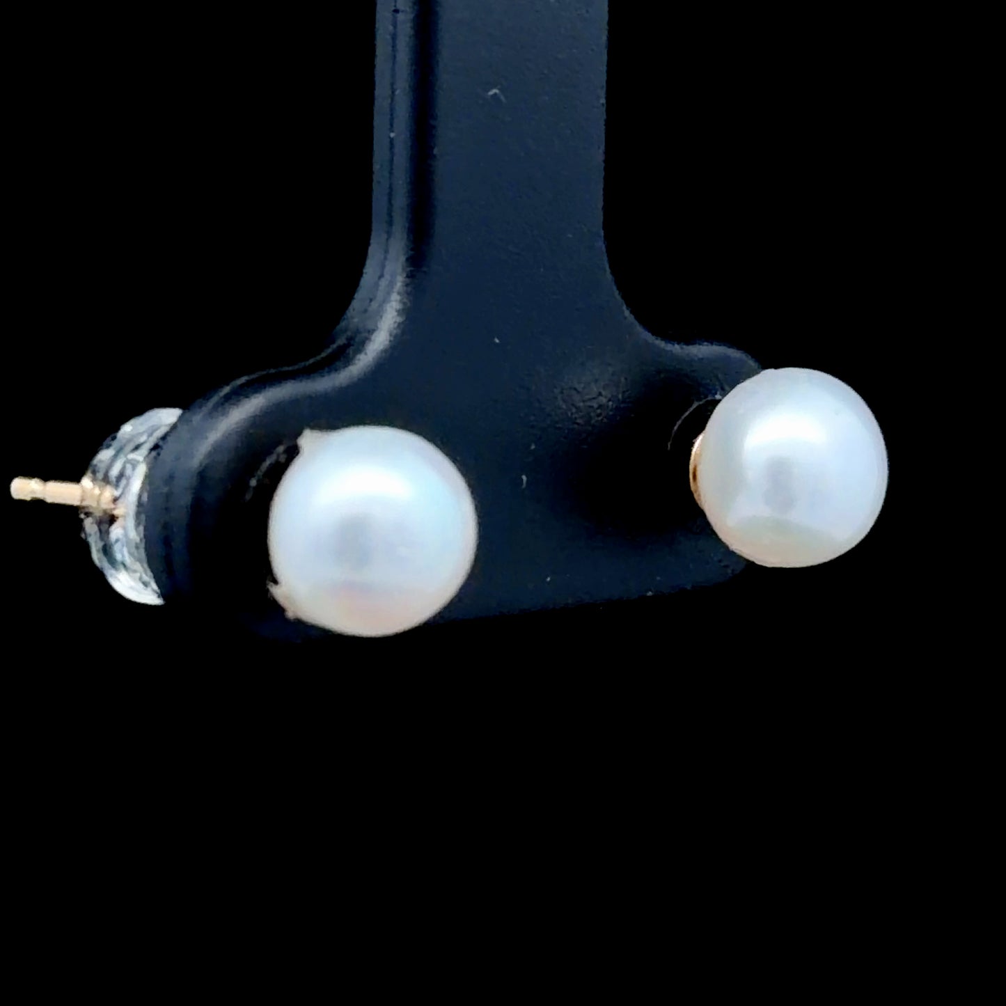 14K Yellow Gold White Pearl Studs