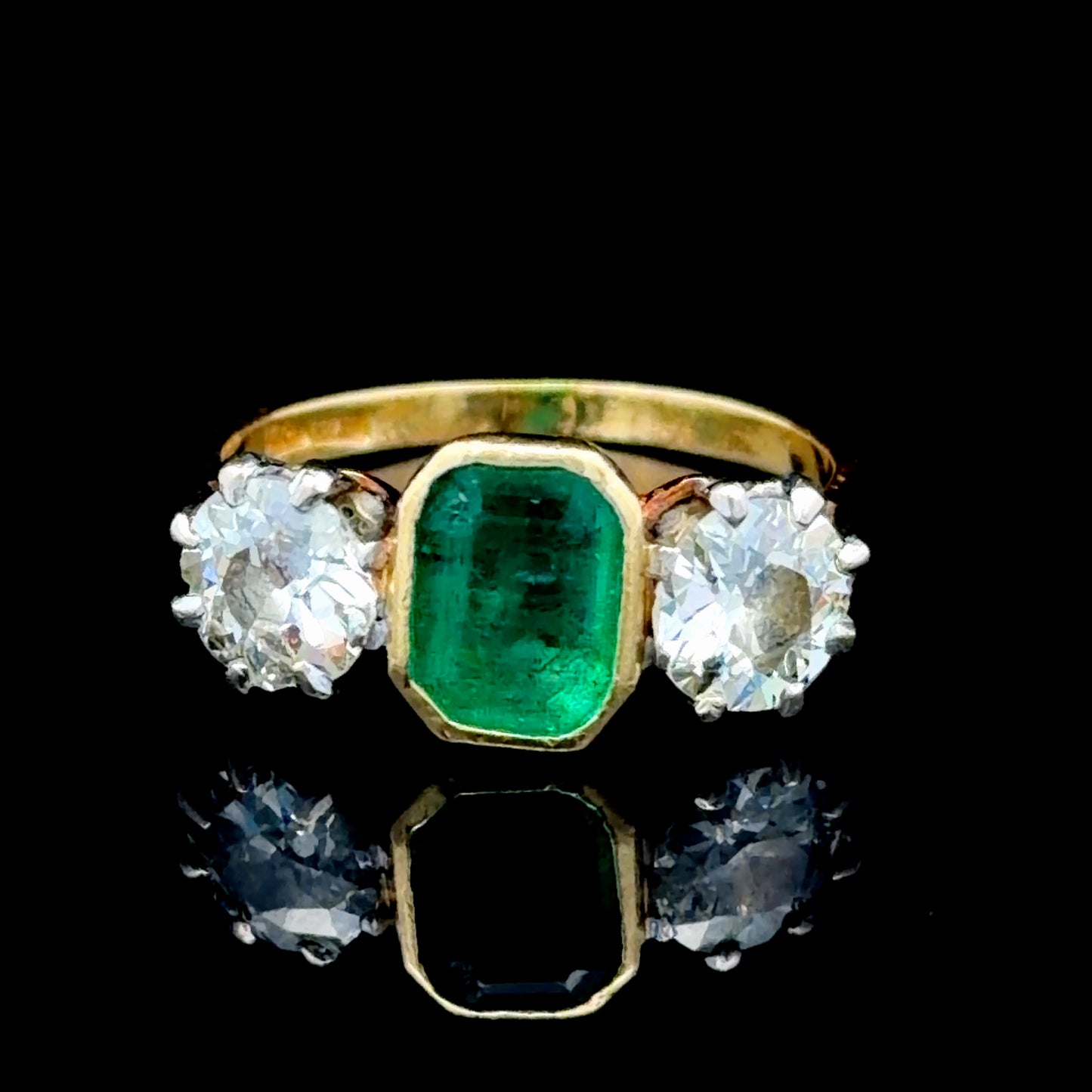 18K Yellow Gold Emerald & Diamond Trilogy Ring APPX D: 1.5 VTD E: 1.0 CTS