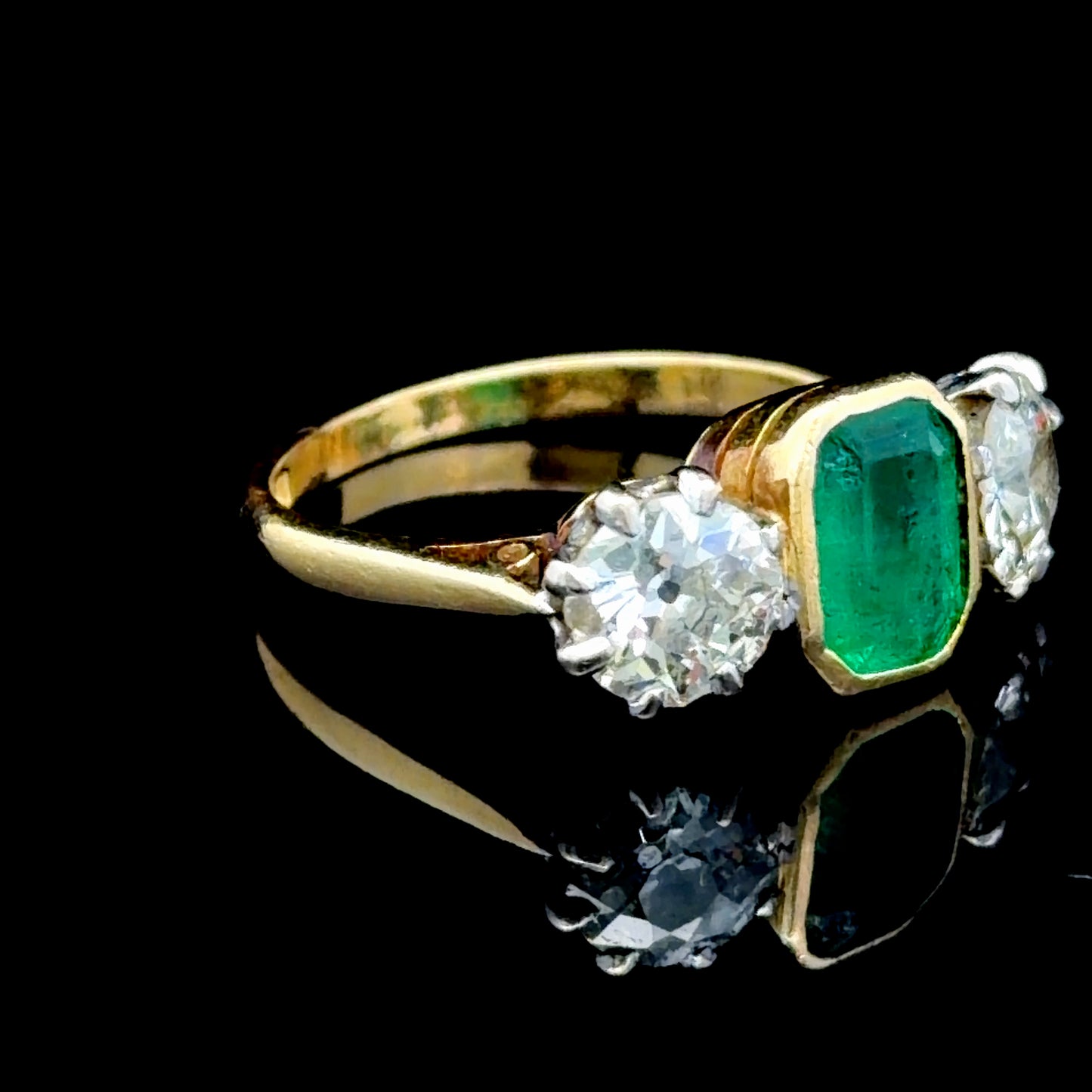 18K Yellow Gold Emerald & Diamond Trilogy Ring APPX D: 1.5 VTD E: 1.0 CTS