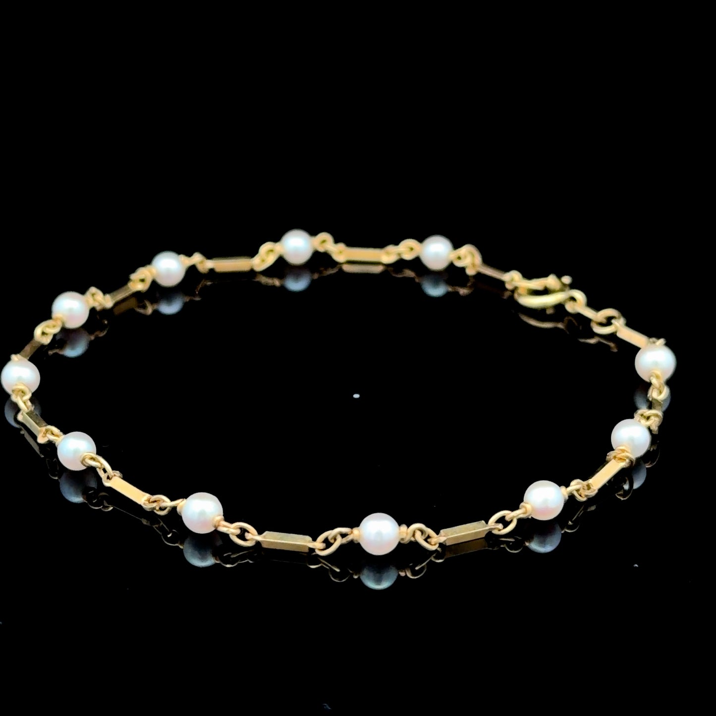 18K Yellow Gold & Pearl Bracelet
