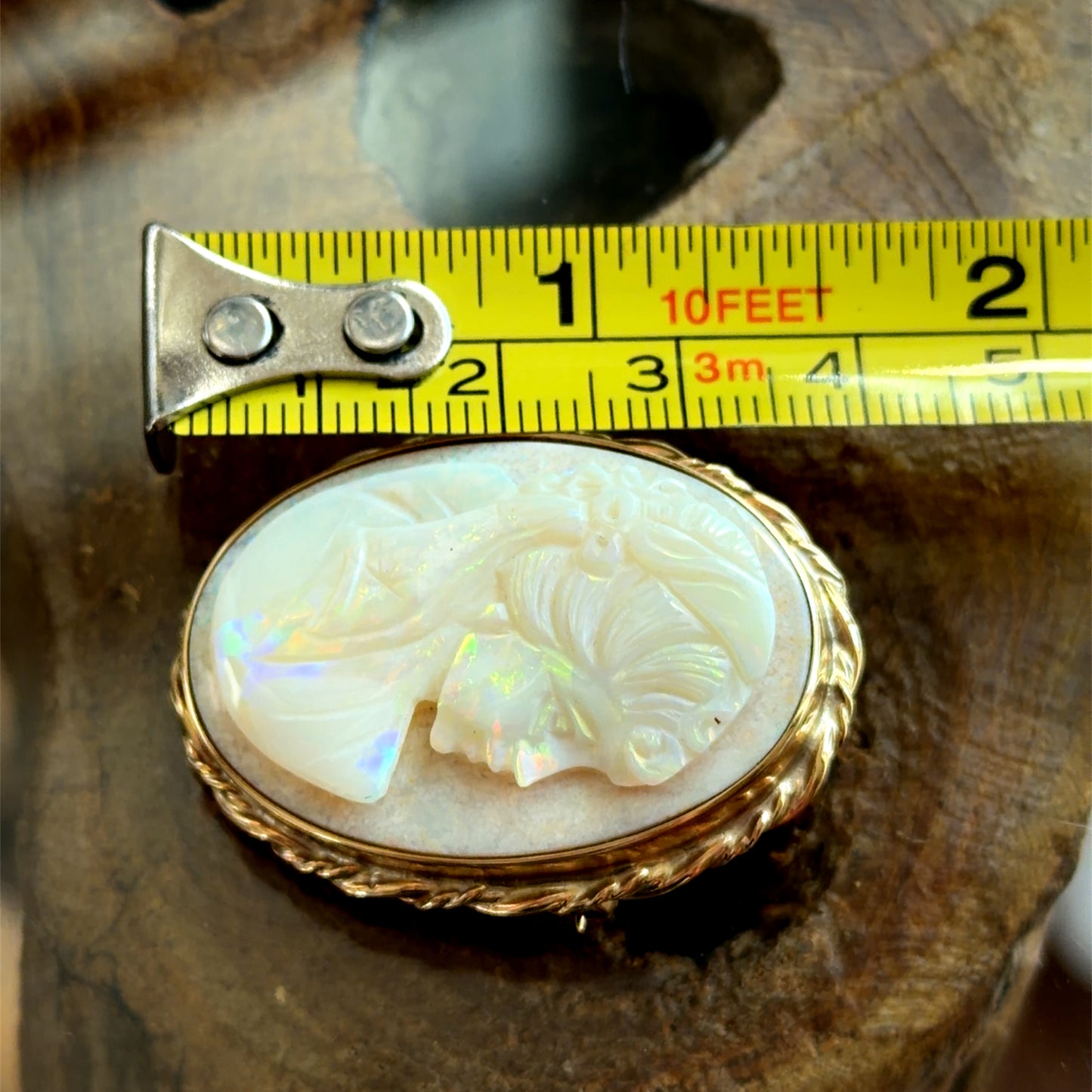 9K Yellow Gold Opal Cameo Brooch