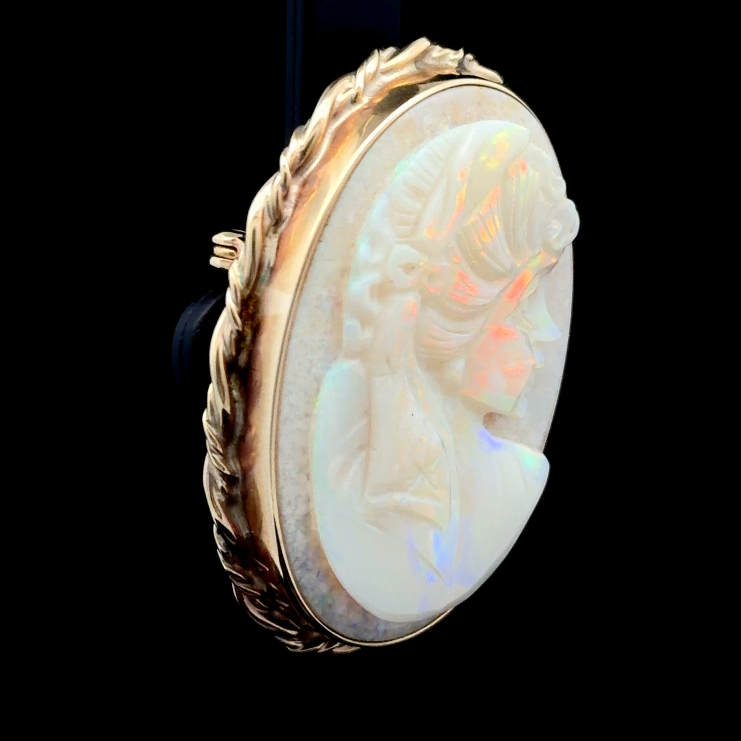 9K Yellow Gold Opal Cameo Brooch