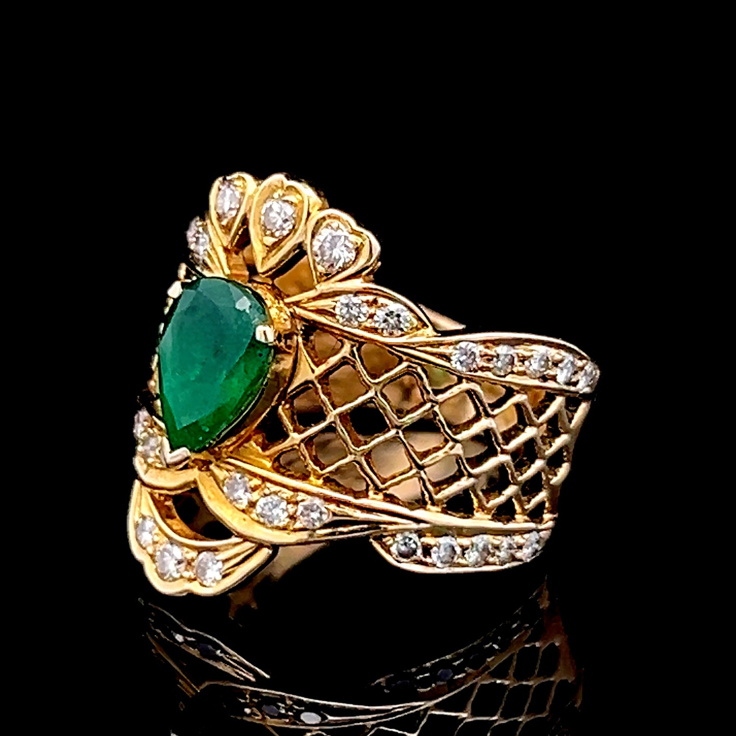 18K Yellow Gold Emerald & Diamond Dress Ring