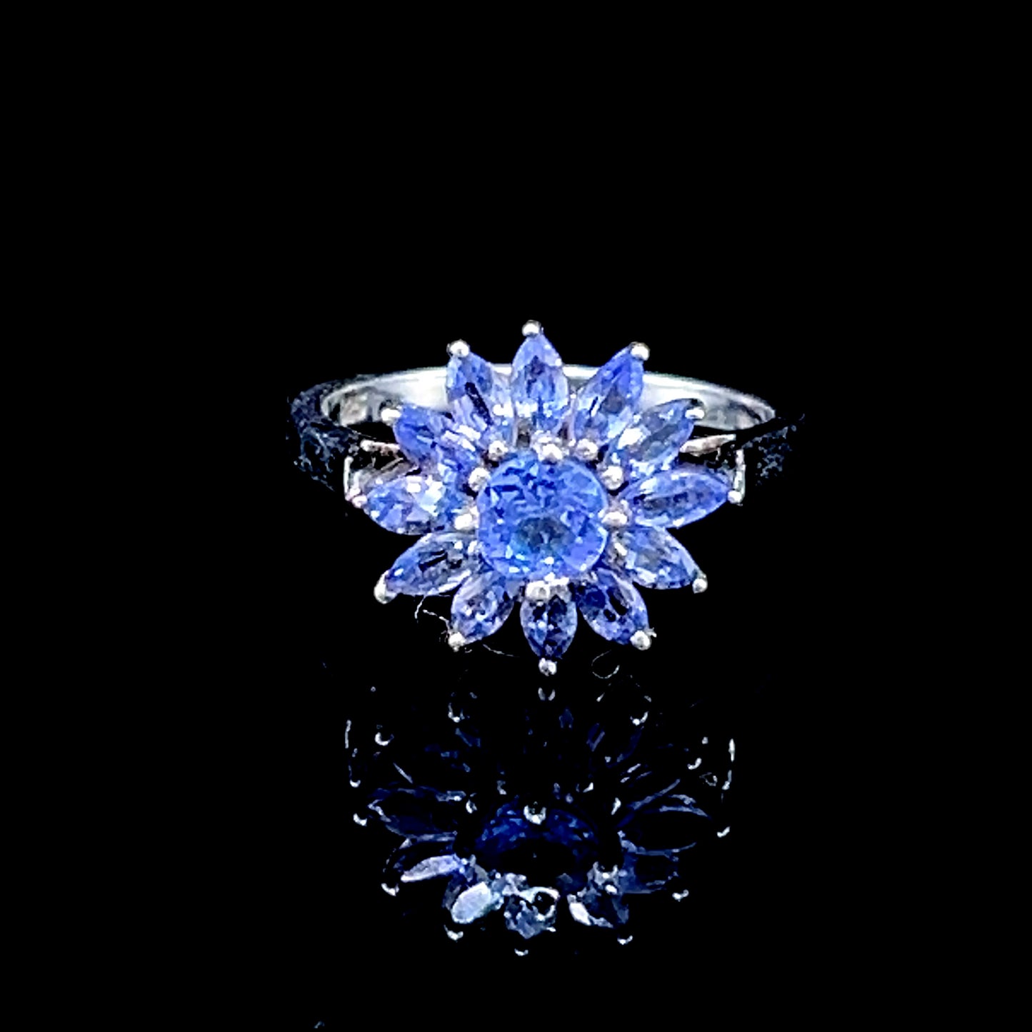 Silver Tanzanite Daisy Ring
