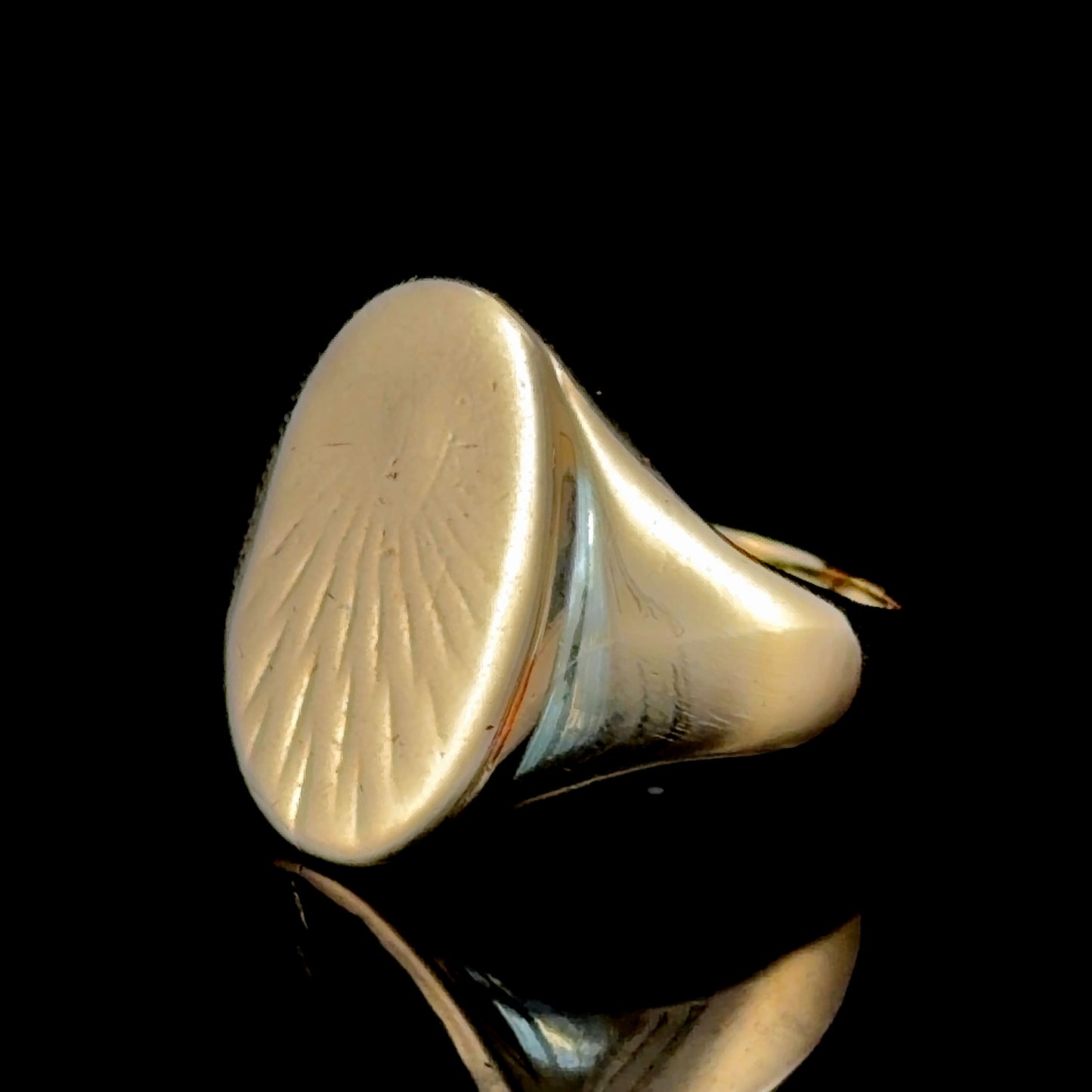 Men’s Vintage 9k Yellow Gold Ring With Sunburst Engraving