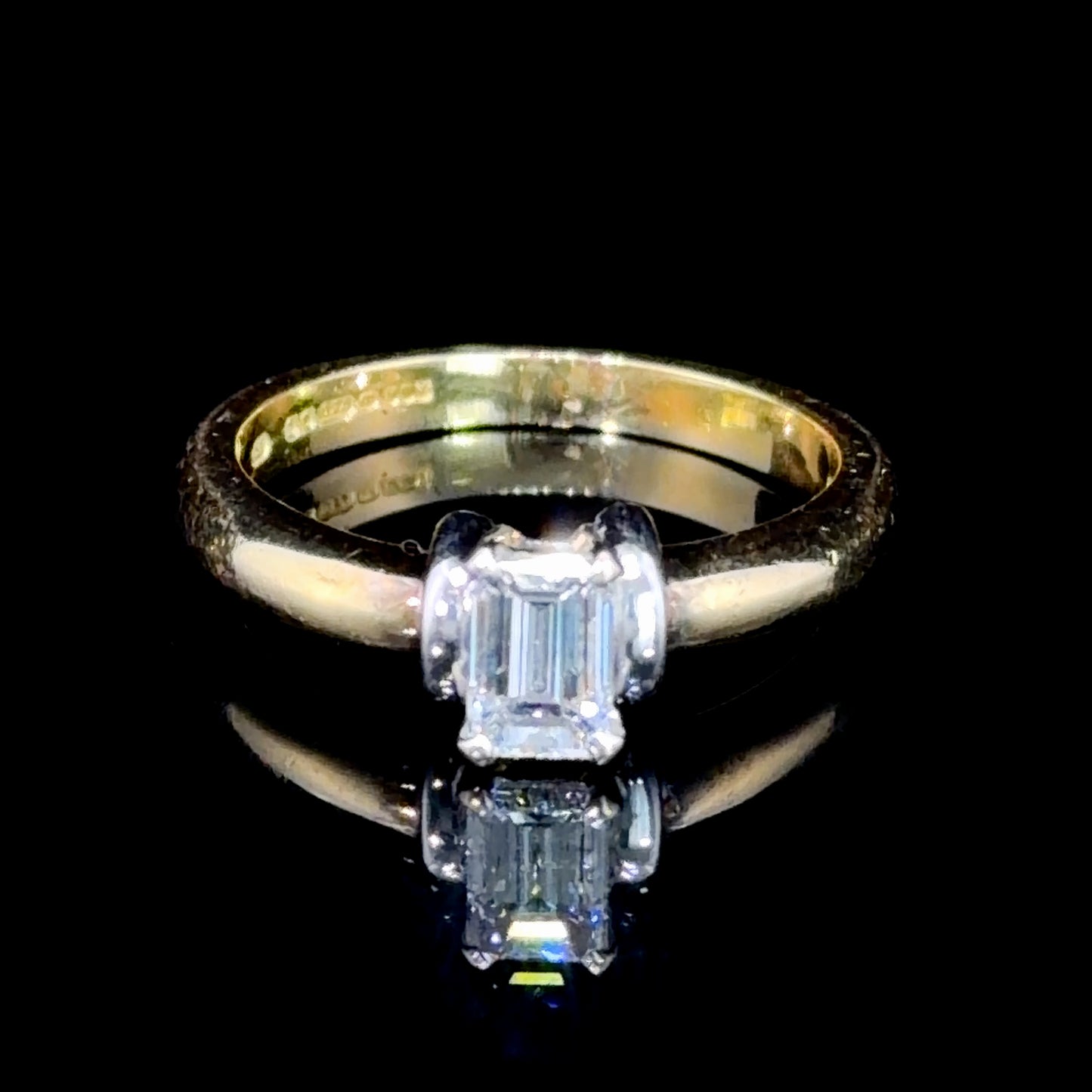 Very Pretty 18k Yellow Gold Emerald Cut Diamond Solitaire Ring Appx 0.6 Cts
