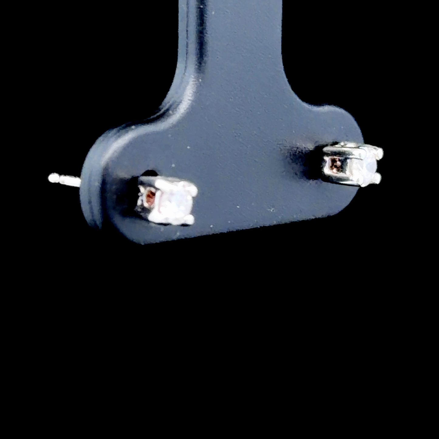 18k White Gold Diamond Studs