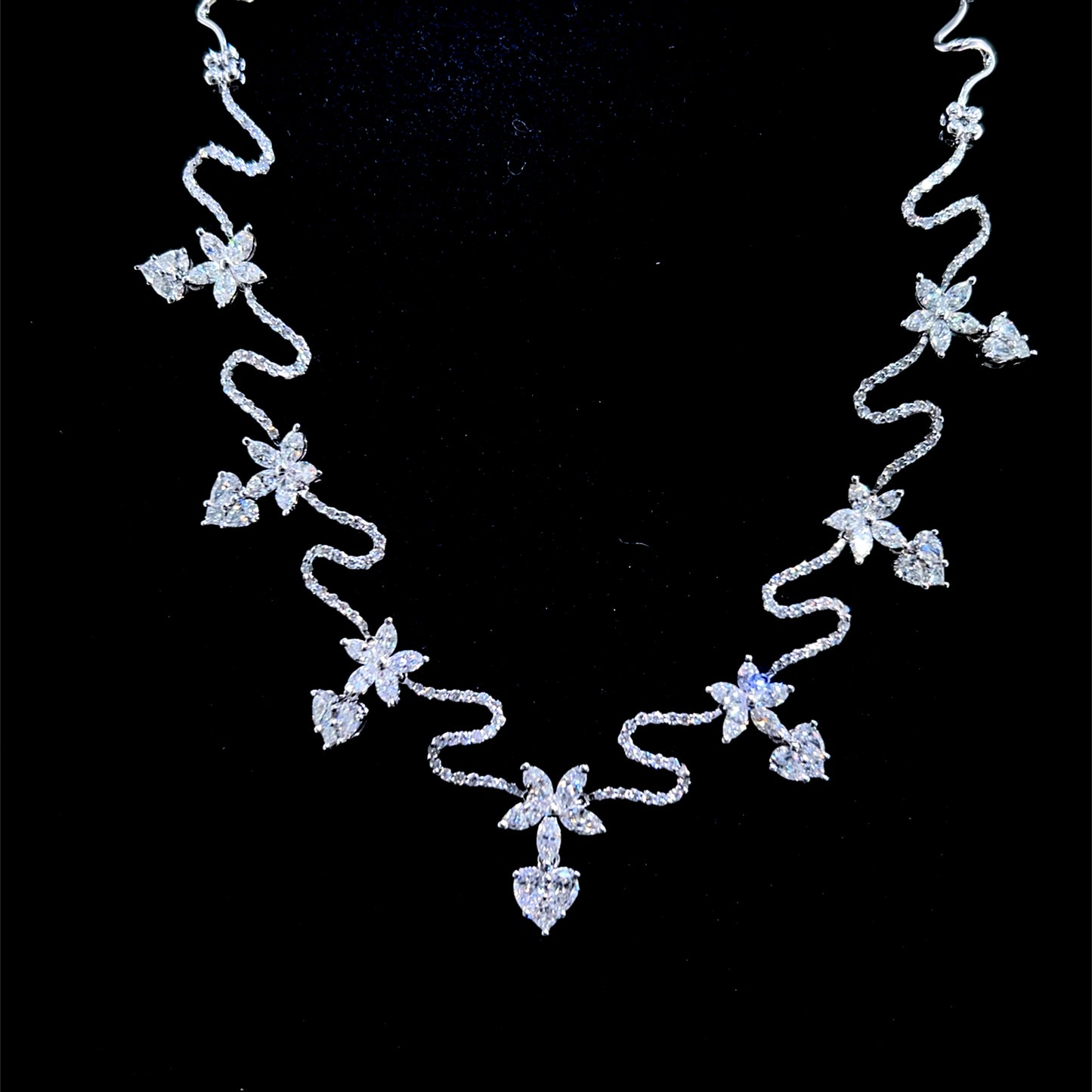 18K White Gold Diamond Zigzag Flower Necklace APPX 3.5 CTS