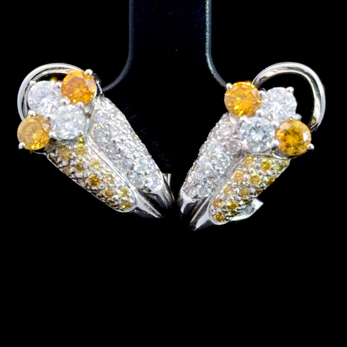 Beautiful 18k White Gold Coloured Diamond Clip Earrings Appx 1.5 Cts