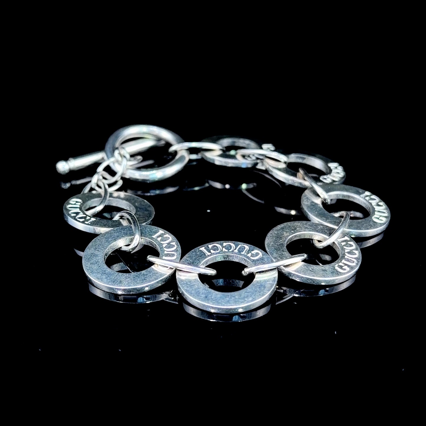 Silver Gucci Interlocking Circles Toggle Bracelet 71/2” Long