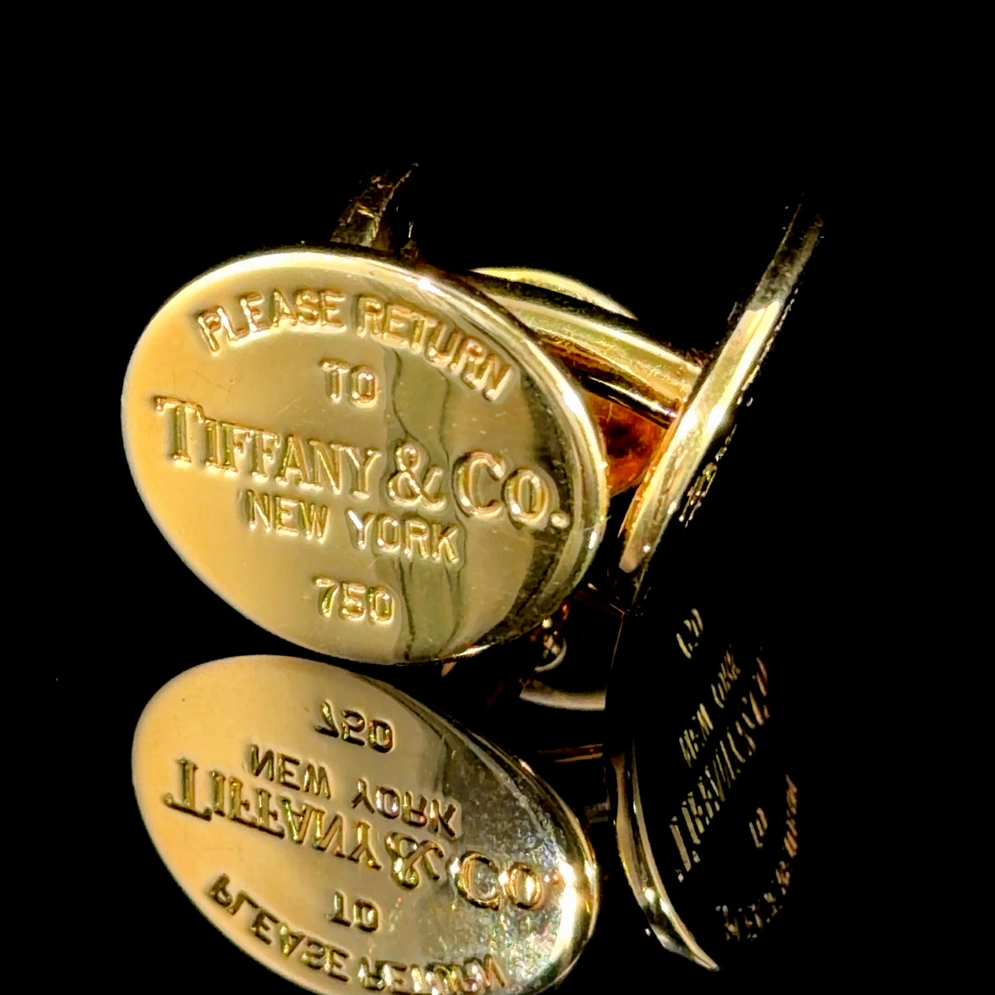 Wonderful Original 18k Yellow Gold Return To Tiffany Men’s Cufflinks.